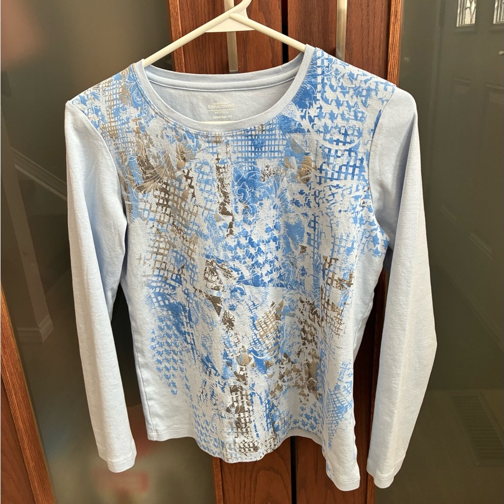 Northern Reflections Blue and Gray Graphic Shirt